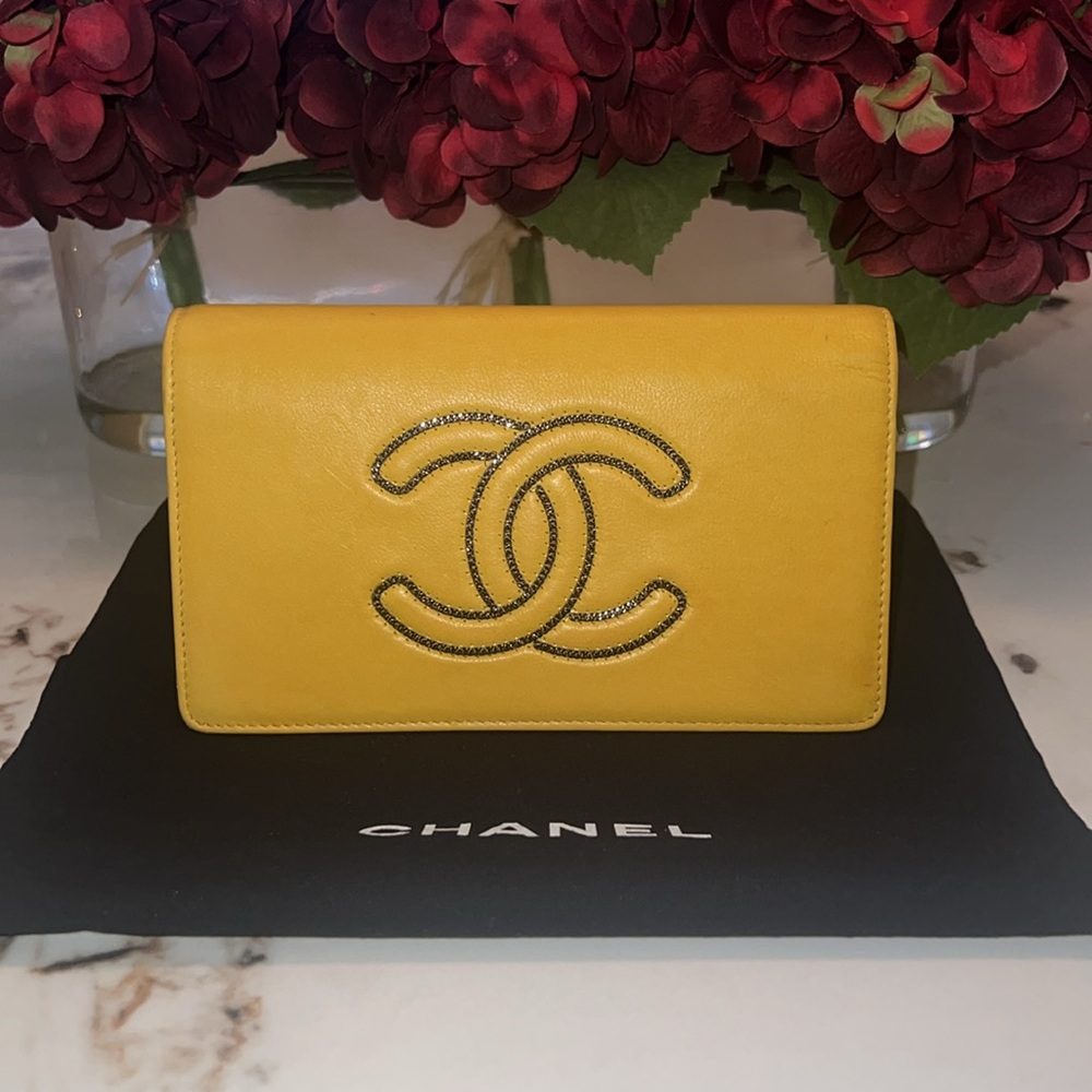 Preloved CHANEL CoCo Mark Long wallet - yellow calfskin leather with gunmetal - Picture 4 of 17